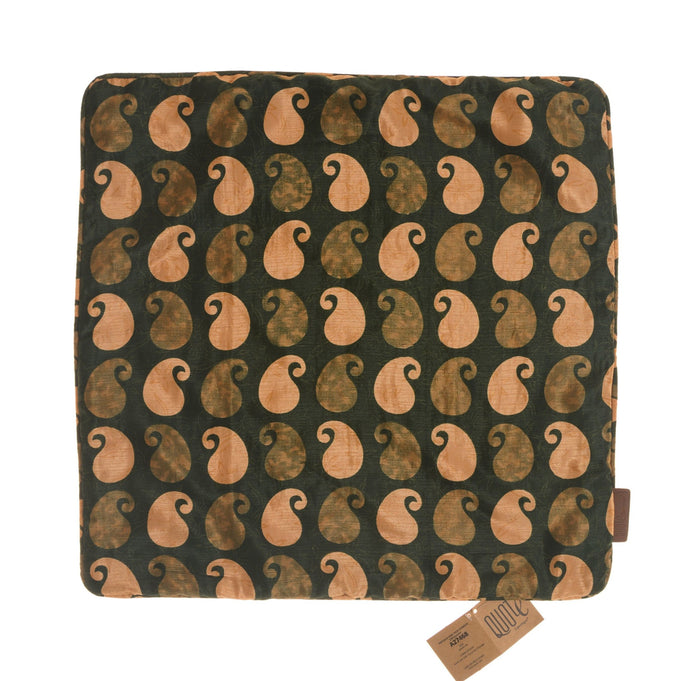 Seidenkissenbezug 50x50 cm in warmem Braun-Kupfer mit einem fein gewebten Muster, das ein einzigartiges Boho-Kissen im ruhigen Vintage- und Ethno-Stil schafft.