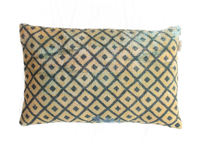 Green sari pillowcase 60x40 in boho/vintage style with white patterns and ethnic checks - unique Indian sari pillowcase (upcycled)