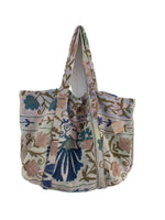 Suzani Vintage Beach dahinter