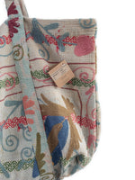 Suzani Vintage Beach dahinter