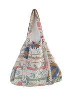 Suzani Vintage Beach dahinter
