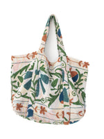 Suzani Vintage Beach dahinter